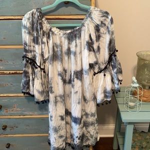 New with tags. $50 new. EXIST one sz fits all beach coverup/dress